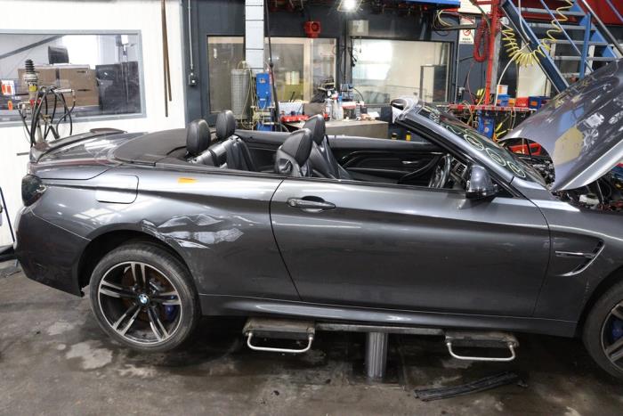 BMW M4 3.0 24V TwinPower Turbo Sloopvoertuig (2016, Metallic, Zilvergrijs)