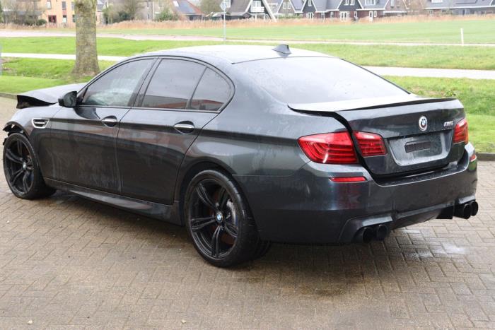 BMW M5 4.4 V8 32V TwinPower Turbo Sloopvoertuig (2016, Donker, Grijs)