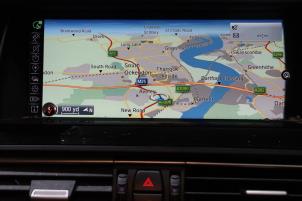 BMW M5 4.4 V8 32V TwinPower Turbo Sloopvoertuig (2016, Donker, Grijs)