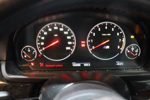 BMW M5 4.4 V8 32V TwinPower Turbo Sloopvoertuig (2016, Donker, Grijs)