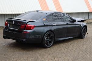 BMW M5 4.4 V8 32V TwinPower Turbo Sloopvoertuig (2016, Donker, Grijs)