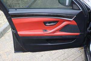 BMW M5 4.4 V8 32V TwinPower Turbo Sloopvoertuig (2016, Donker, Grijs)