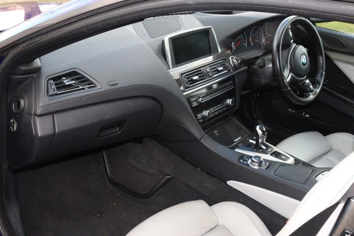 BMW M6 4.4 V8 32V TwinPower Turbo Sloopvoertuig (2013, Metallic, Blauw)