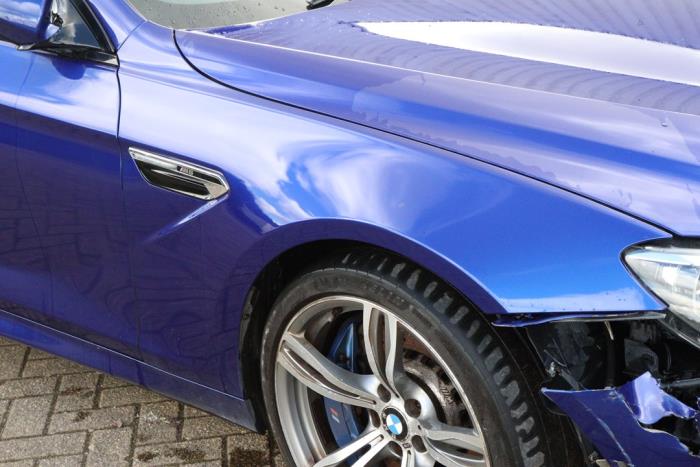 BMW M6 4.4 V8 32V TwinPower Turbo Sloopvoertuig (2013, Metallic, Blauw)