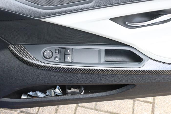 BMW M6 4.4 V8 32V TwinPower Turbo Sloopvoertuig (2013, Metallic, Blauw)