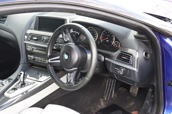BMW M6 4.4 V8 32V TwinPower Turbo Sloopvoertuig (2013, Metallic, Blauw)