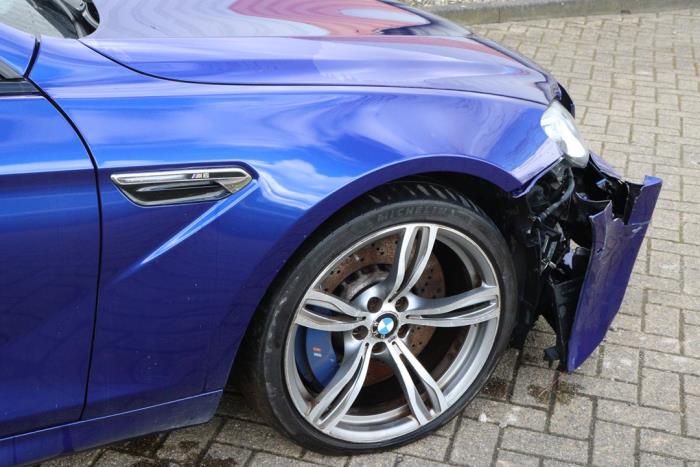 BMW M6 4.4 V8 32V TwinPower Turbo Sloopvoertuig (2013, Metallic, Blauw)