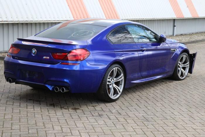 BMW M6 4.4 V8 32V TwinPower Turbo Sloopvoertuig (2013, Metallic, Blauw)