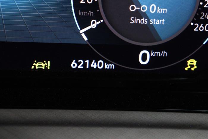 Volkswagen Golf VIII 1.0 TSI 12V Sloopvoertuig (2021, Metallic, Zwart)