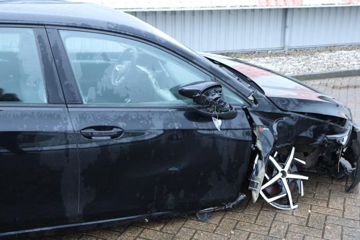 Volkswagen Golf VIII 1.0 TSI 12V Sloopvoertuig (2021, Metallic, Zwart)