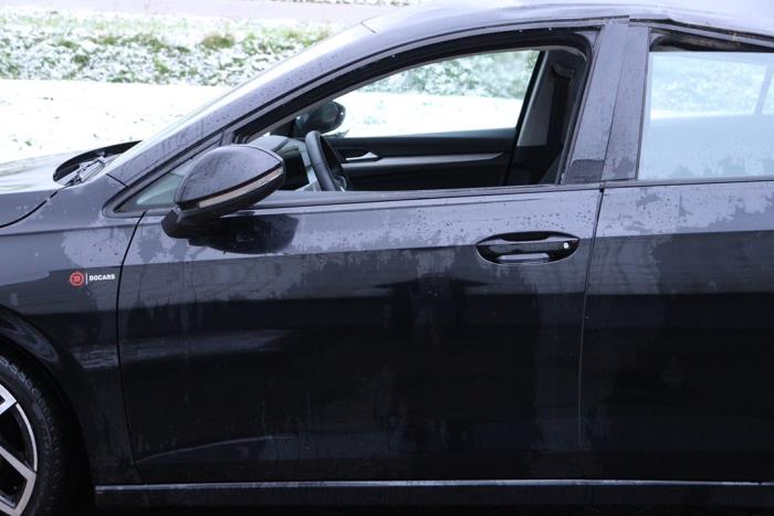 Volkswagen Golf VIII 1.0 TSI 12V Sloopvoertuig (2021, Metallic, Zwart)