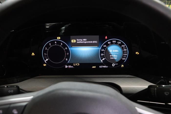 Volkswagen Golf VIII 1.0 TSI 12V Sloopvoertuig (2021, Metallic, Zwart)