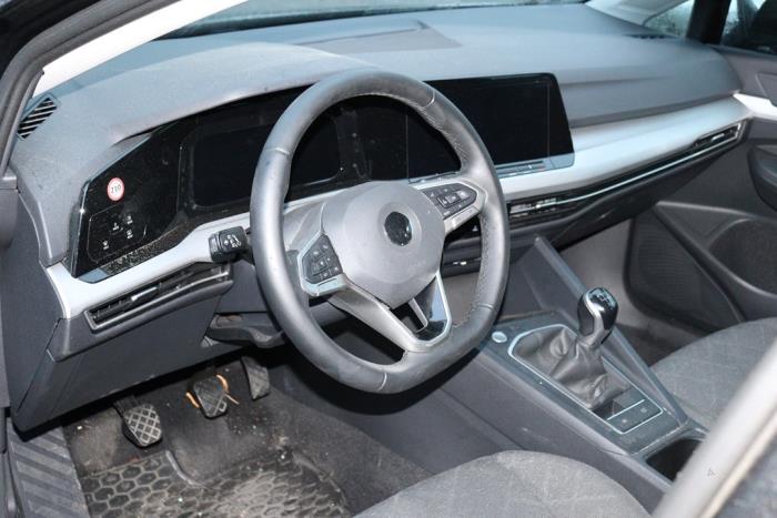 Volkswagen Golf VIII 1.0 TSI 12V Sloopvoertuig (2021, Metallic, Zwart)