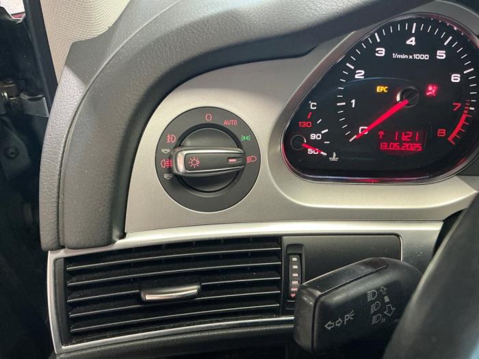 Audi A6 2.8 V6 24V FSI Sloopvoertuig (2009, Metallic, Zilvergrijs)