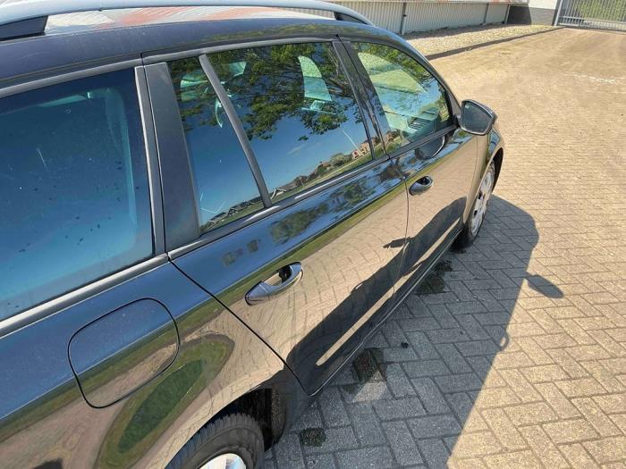 Skoda Octavia Combi 1.2 TSI 16V Sloopvoertuig (2014, Metallic, Zwart)