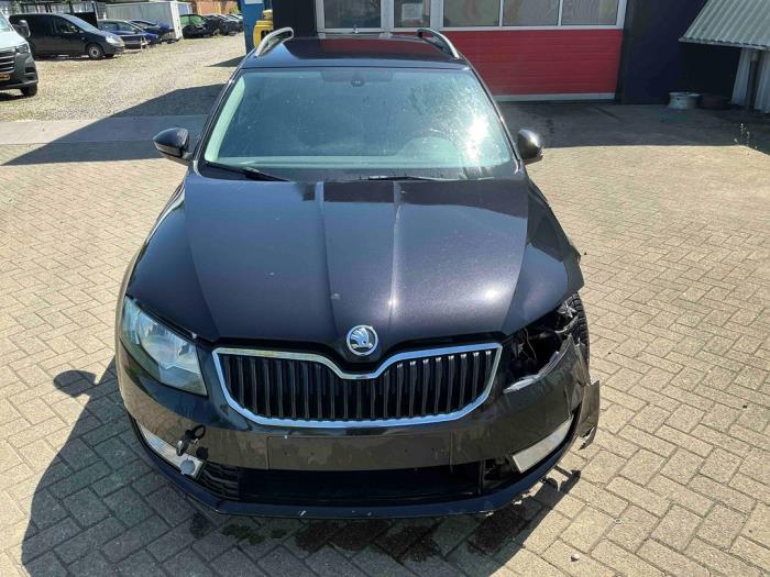 Skoda Octavia Combi 1.2 TSI 16V Sloopvoertuig (2014, Metallic, Zwart)
