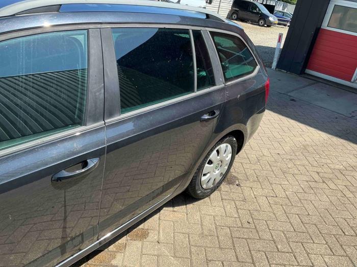 Skoda Octavia Combi 1.2 TSI 16V Sloopvoertuig (2014, Metallic, Zwart)