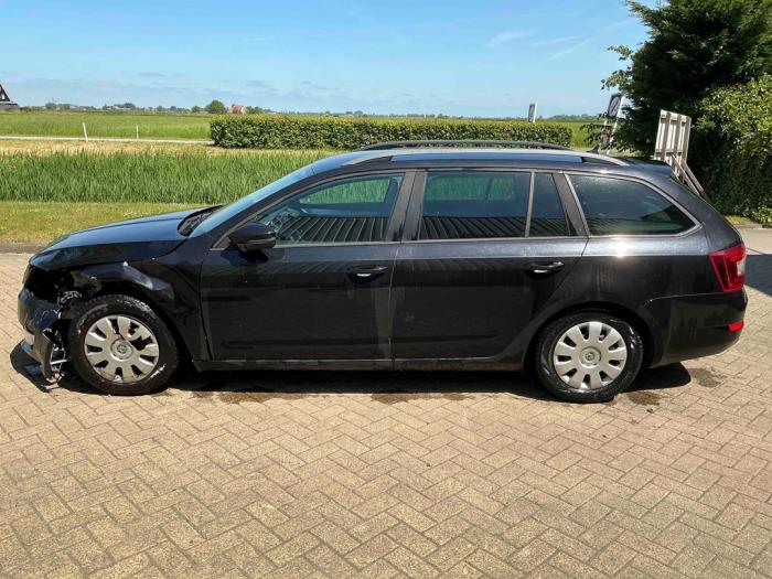 Skoda Octavia Combi 1.2 TSI 16V Sloopvoertuig (2014, Metallic, Zwart)