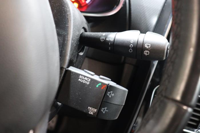 Renault Clio IV 0.9 Energy TCE 90 12V Sloopvoertuig (2019, Zwart)