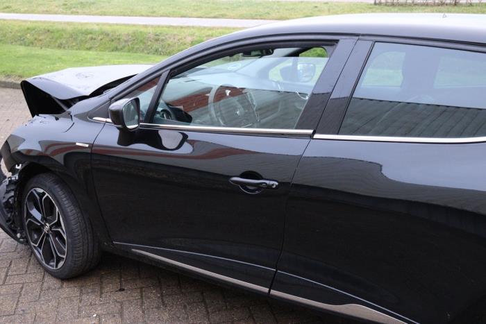 Renault Clio IV 0.9 Energy TCE 90 12V Sloopvoertuig (2019, Zwart)