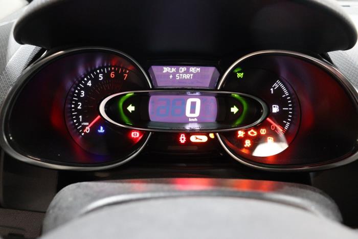 Renault Clio IV 0.9 Energy TCE 90 12V Sloopvoertuig (2019, Zwart)