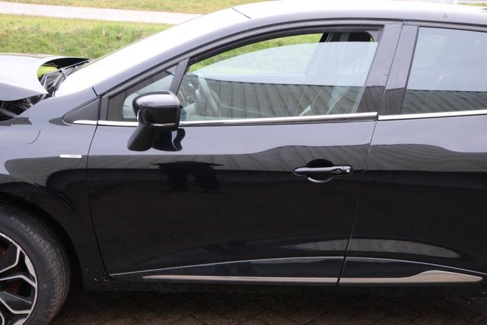 Renault Clio IV 0.9 Energy TCE 90 12V Sloopvoertuig (2019, Zwart)