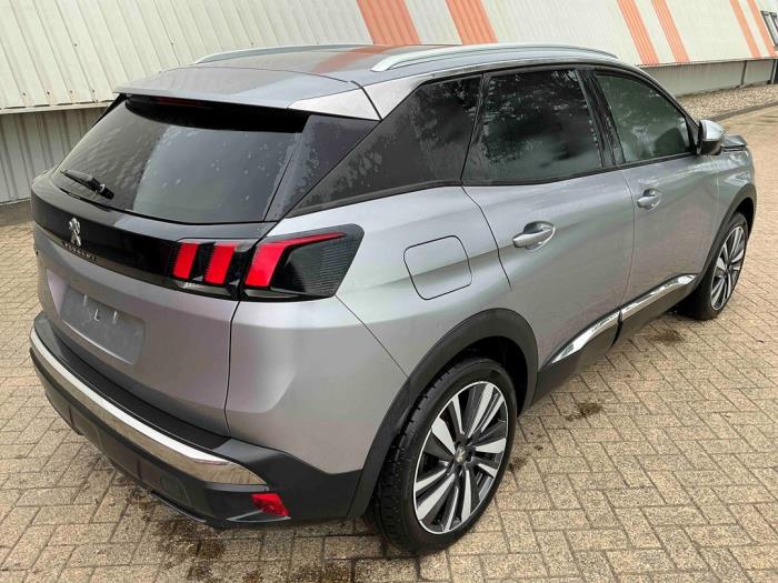 Peugeot 3008 II 1.2 12V e-THP PureTech 130 Sloopvoertuig (2018, Metallic, Zilvergrijs)