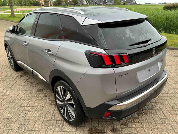 Peugeot 3008 II 1.2 12V e-THP PureTech 130 Sloopvoertuig (2018, Metallic, Zilvergrijs)