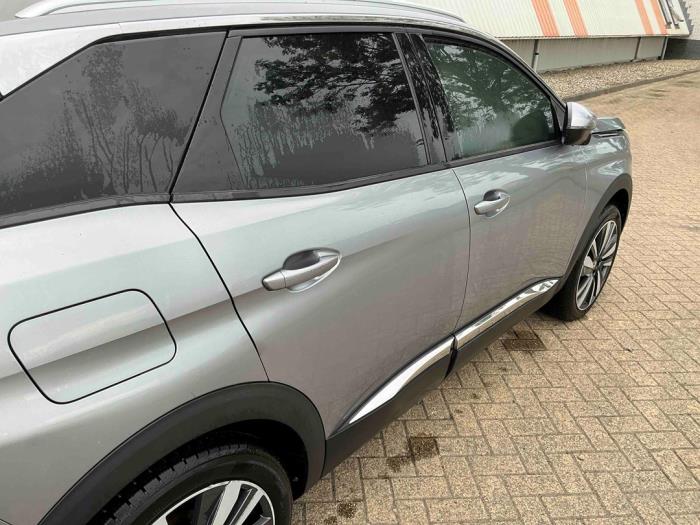 Peugeot 3008 II 1.2 12V e-THP PureTech 130 Sloopvoertuig (2018, Metallic, Zilvergrijs)