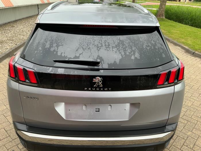 Peugeot 3008 II 1.2 12V e-THP PureTech 130 Sloopvoertuig (2018, Metallic, Zilvergrijs)