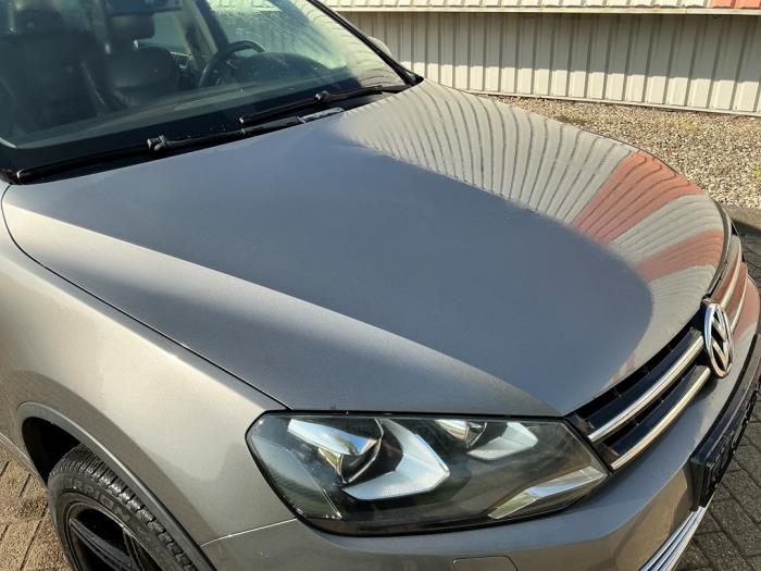 Volkswagen Touareg 3.0 V6 24V TSI Hybrid Sloopvoertuig (2010, Metallic, Zilvergrijs)