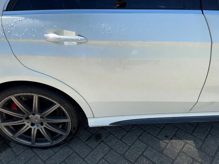 Mercedes E-Klasse AMG 5.5 E-63 S AMG V8 32V 4-Matic Sloopvoertuig (2013, Metallic, Wit)