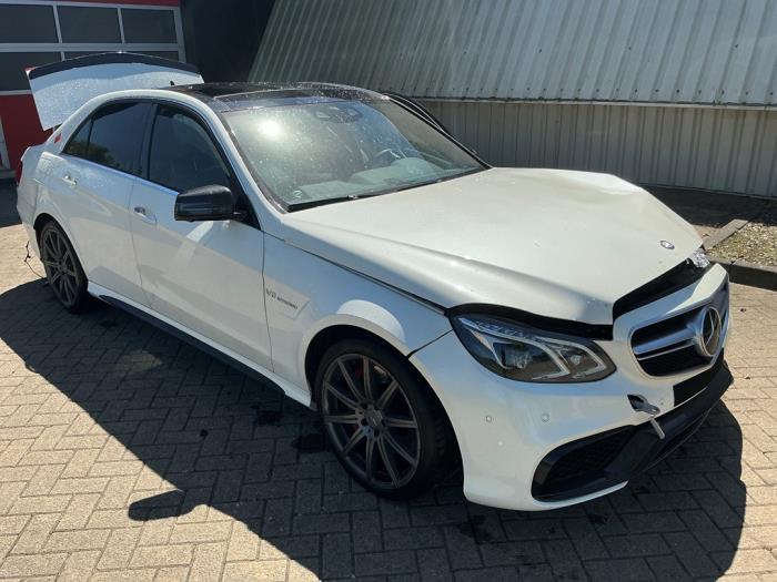 Mercedes E-Klasse AMG 5.5 E-63 S AMG V8 32V 4-Matic Sloopvoertuig (2013, Metallic, Wit)