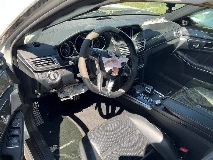 Mercedes E-Klasse AMG 5.5 E-63 S AMG V8 32V 4-Matic Sloopvoertuig (2013, Metallic, Wit)