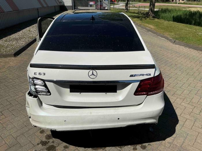 Mercedes E-Klasse AMG 5.5 E-63 S AMG V8 32V 4-Matic Sloopvoertuig (2013, Metallic, Wit)