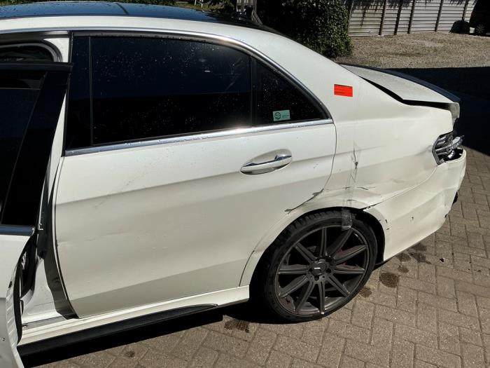 Mercedes E-Klasse AMG 5.5 E-63 S AMG V8 32V 4-Matic Sloopvoertuig (2013, Metallic, Wit)