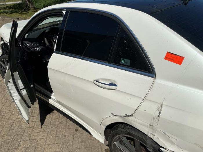 Mercedes E-Klasse AMG 5.5 E-63 S AMG V8 32V 4-Matic Sloopvoertuig (2013, Metallic, Wit)