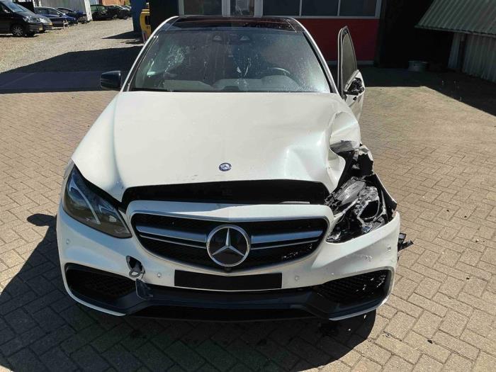 Mercedes E-Klasse AMG 5.5 E-63 S AMG V8 32V 4-Matic Sloopvoertuig (2013, Metallic, Wit)