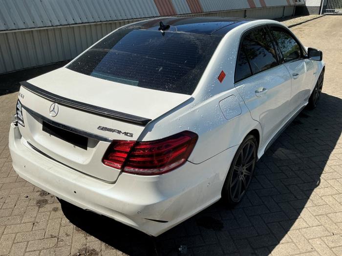 Mercedes E-Klasse AMG 5.5 E-63 S AMG V8 32V 4-Matic Sloopvoertuig (2013, Metallic, Wit)