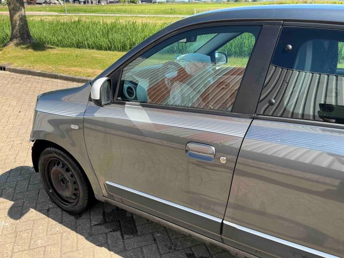 Renault Twingo III 1.0 SCe 70 12V Sloopvoertuig (2017, Metallic, Zilvergrijs)