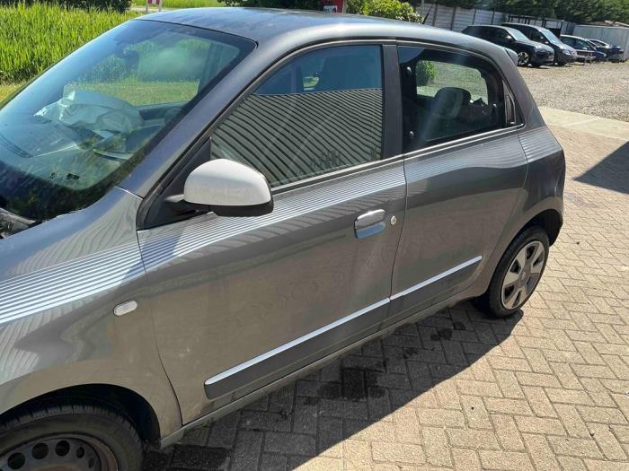Renault Twingo III 1.0 SCe 70 12V Sloopvoertuig (2017, Metallic, Zilvergrijs)