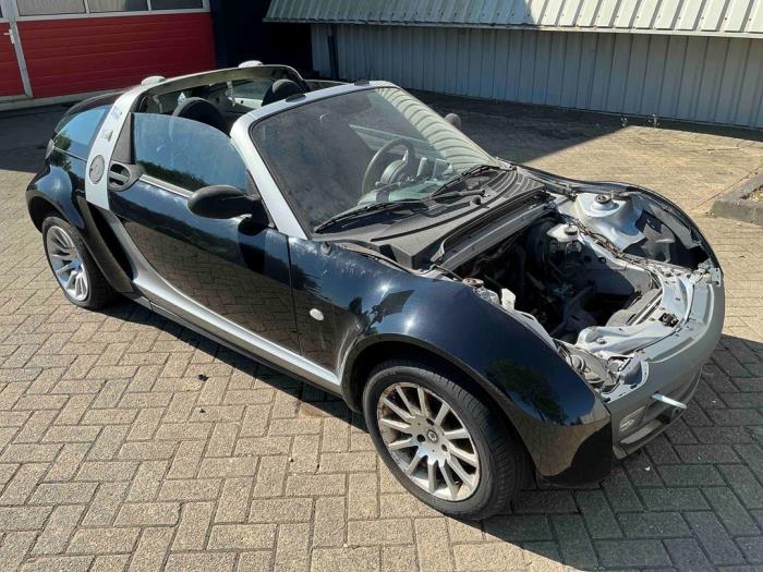 Smart Roadster Coupé 0.7 Turbo Sloopvoertuig (2003, Zilvergrijs, Zwart)