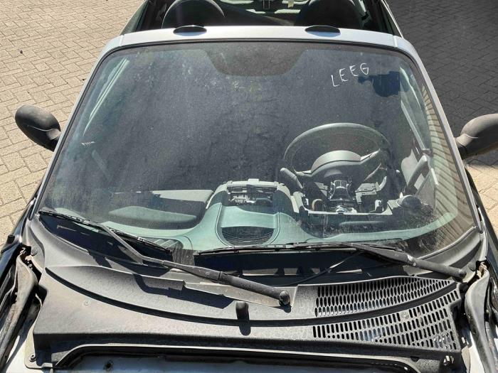 Smart Roadster Coupé 0.7 Turbo Sloopvoertuig (2003, Zilvergrijs, Zwart)