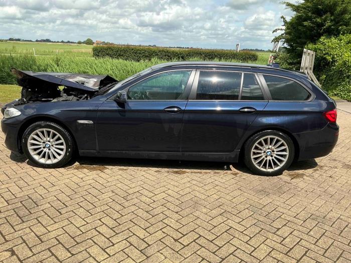 BMW 5 serie Touring 520d 16V Sloopvoertuig (2012, Metallic, Blauw)
