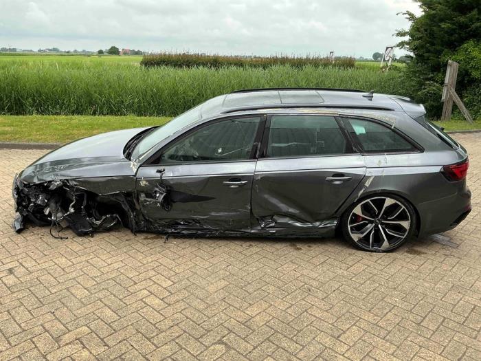 Audi RS 4 Avant 2.9 V6 TFSI 24V Sloopvoertuig (2018, Metallic, Zilvergrijs)
