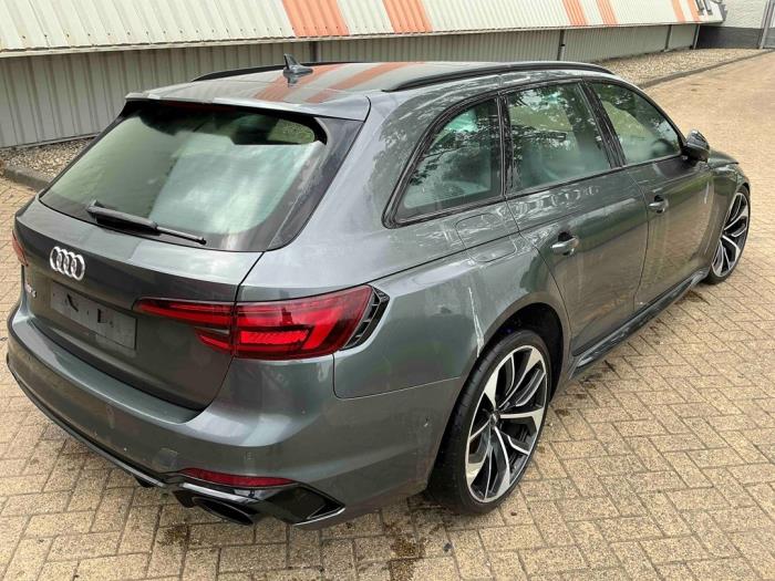 Audi RS 4 Avant 2.9 V6 TFSI 24V Sloopvoertuig (2018, Metallic, Zilvergrijs)