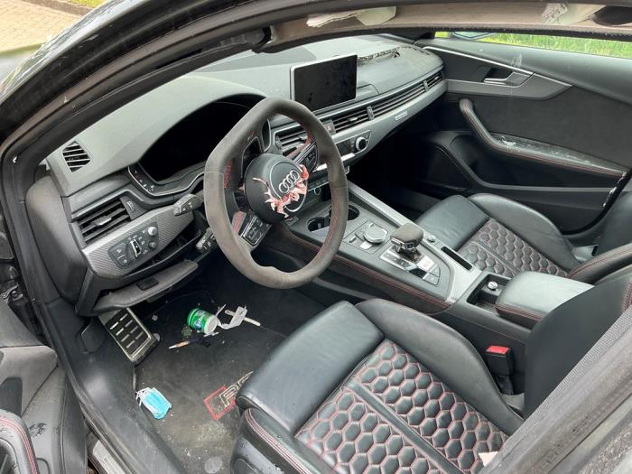 Audi RS 4 Avant 2.9 V6 TFSI 24V Sloopvoertuig (2018, Metallic, Zilvergrijs)