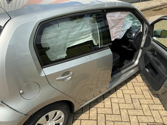 Volkswagen Up! 1.0 MPI 12V Sloopvoertuig (2023, Metallic, Zilvergrijs)