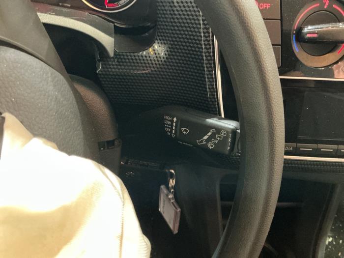 Volkswagen Up! 1.0 MPI 12V Sloopvoertuig (2023, Metallic, Zilvergrijs)