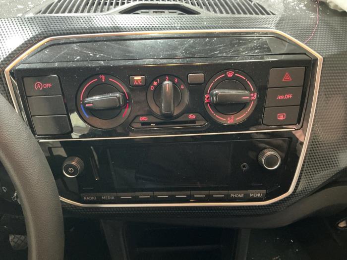 Volkswagen Up! 1.0 MPI 12V Sloopvoertuig (2023, Metallic, Zilvergrijs)